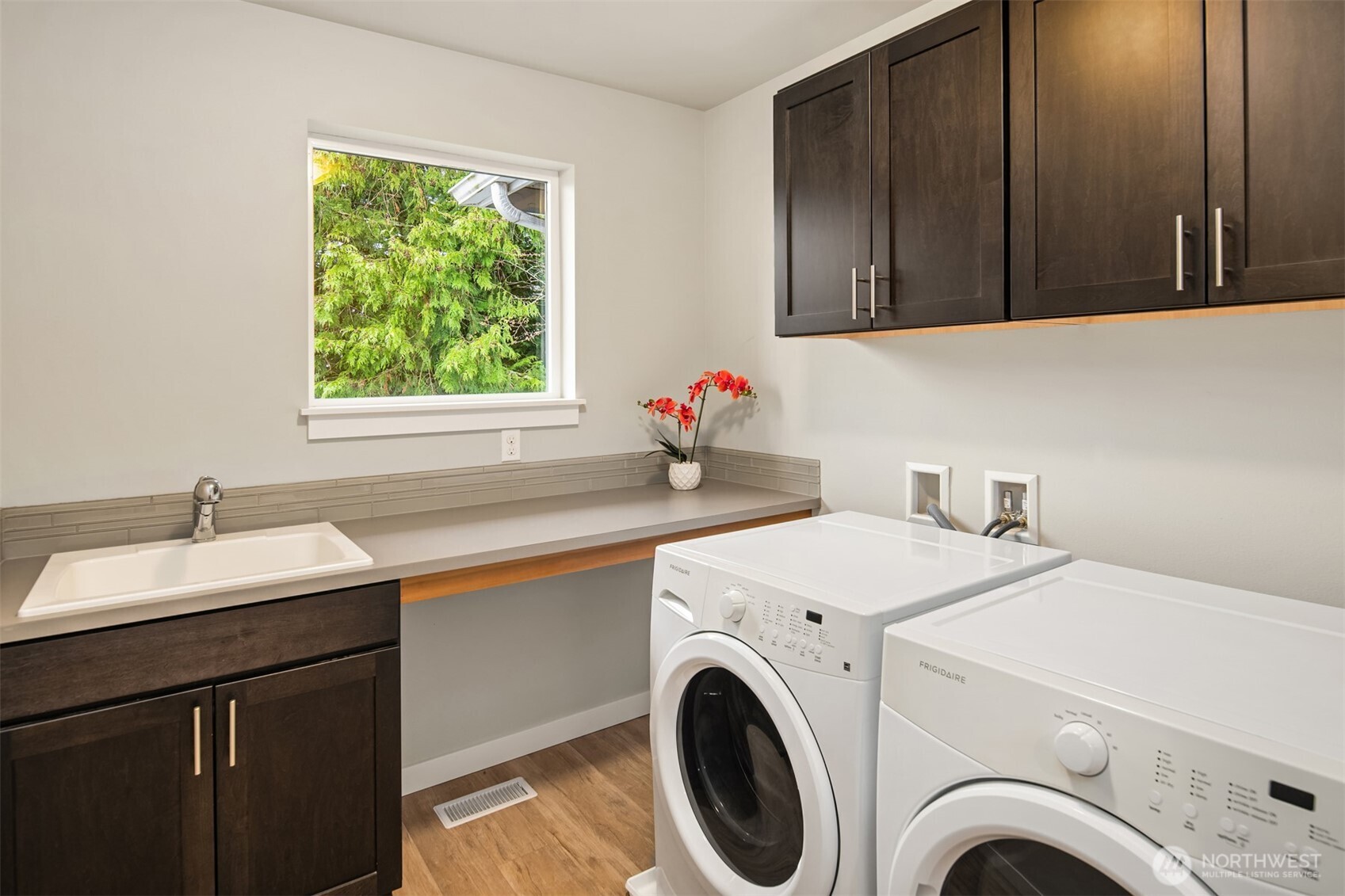 9726 Slater Avenue NE, Kirkland, WA 98033