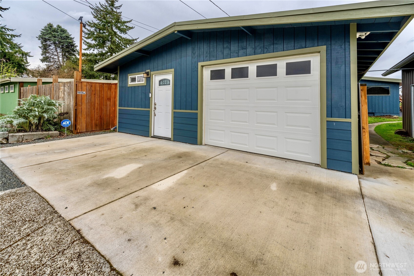 626 E Georgiana Street , Port Angeles, WA 98362