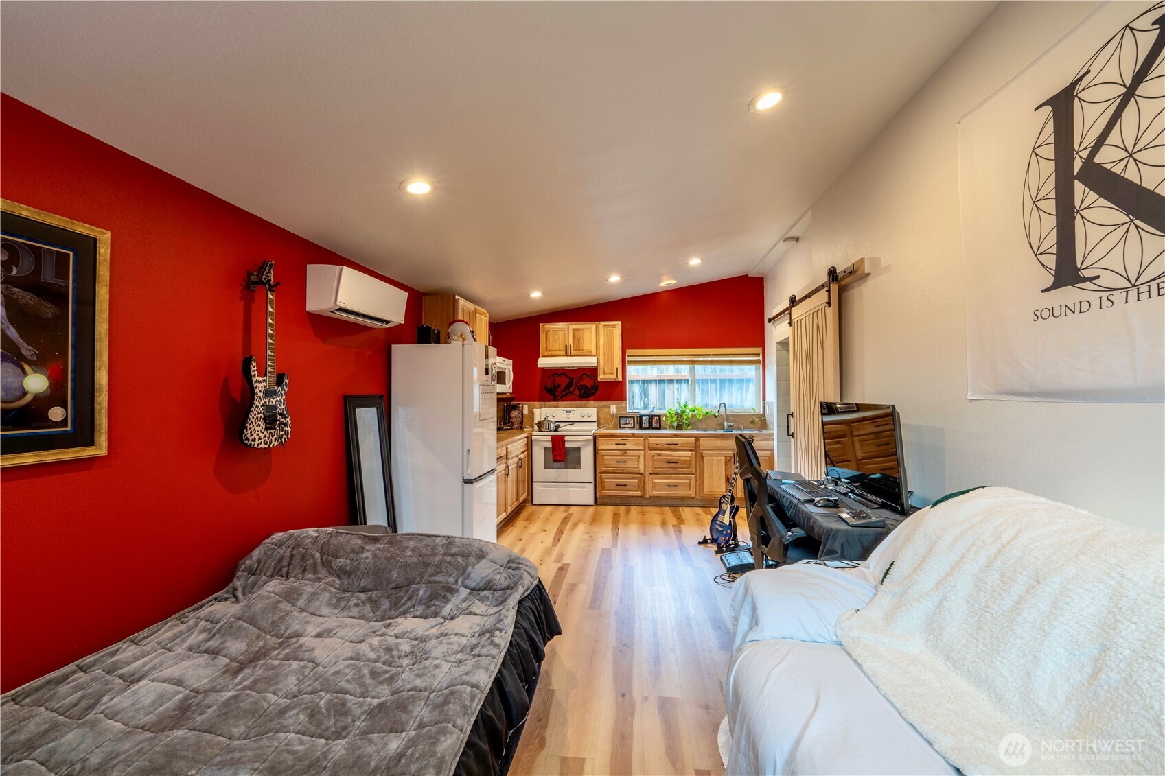 626 E Georgiana Street , Port Angeles, WA 98362