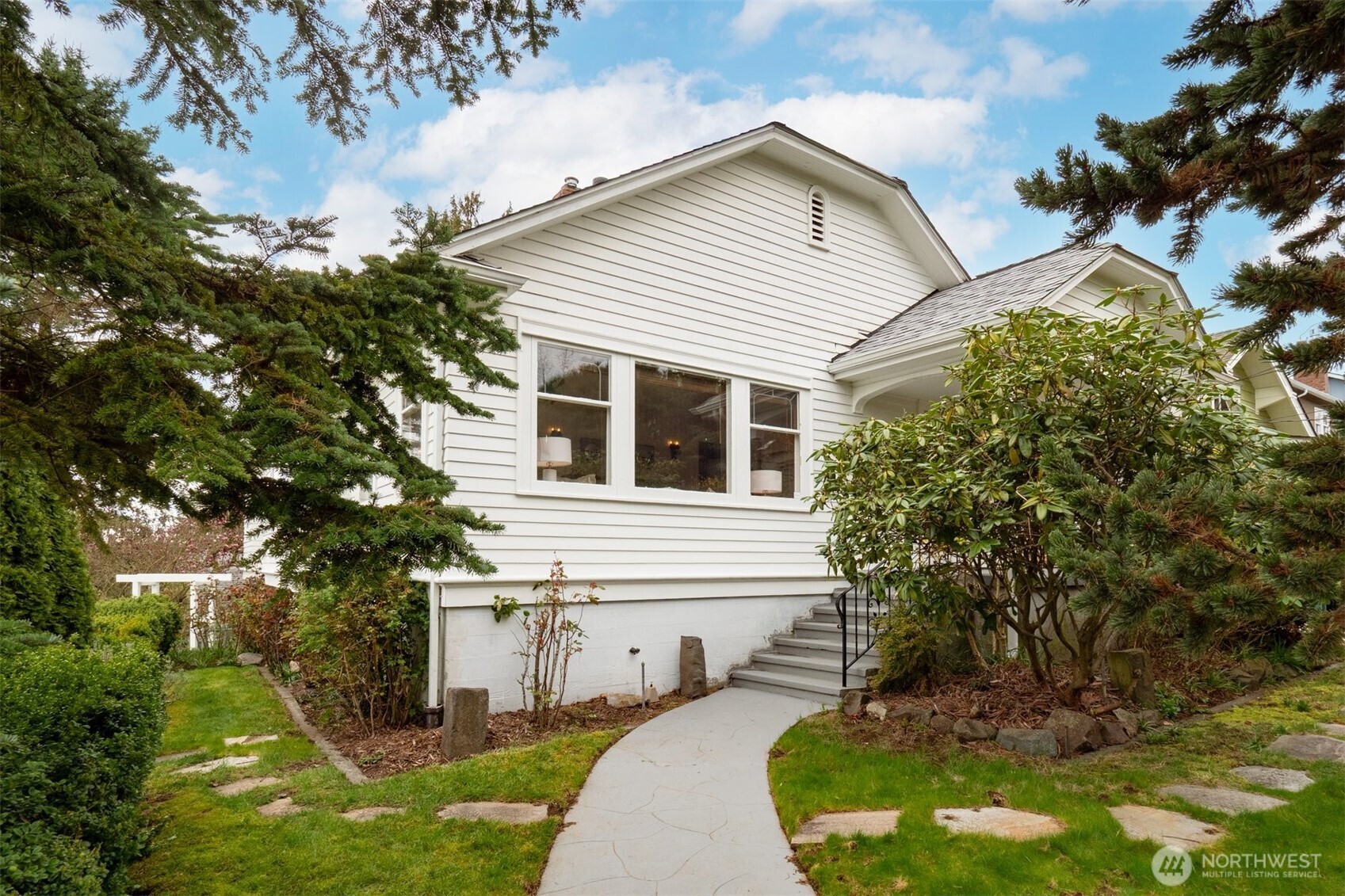 5701 30th Avenue NE, Seattle, WA 98105