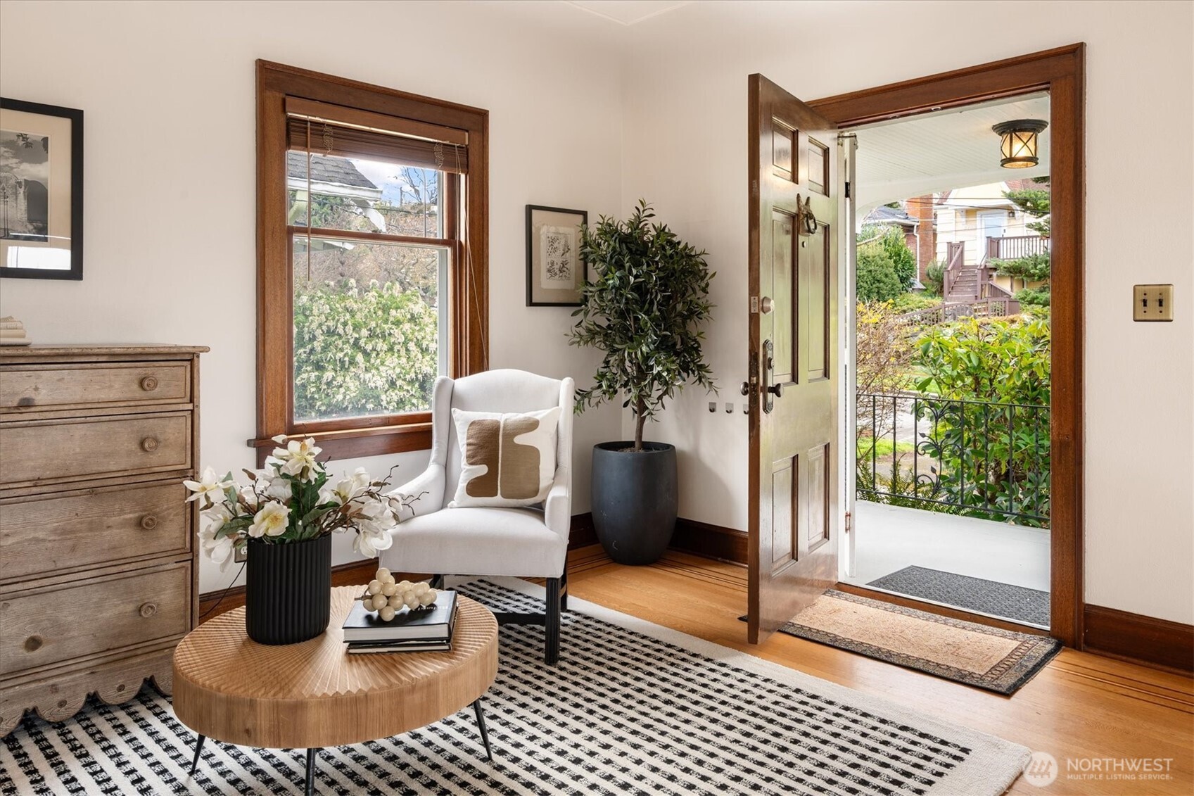 5701 30th Avenue NE, Seattle, WA 98105