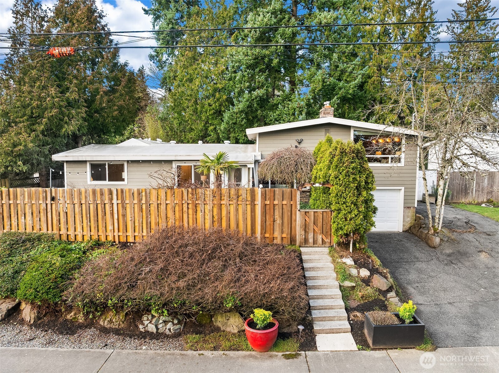 16042 Lake Hills Boulevard , Bellevue, WA 98008-4949