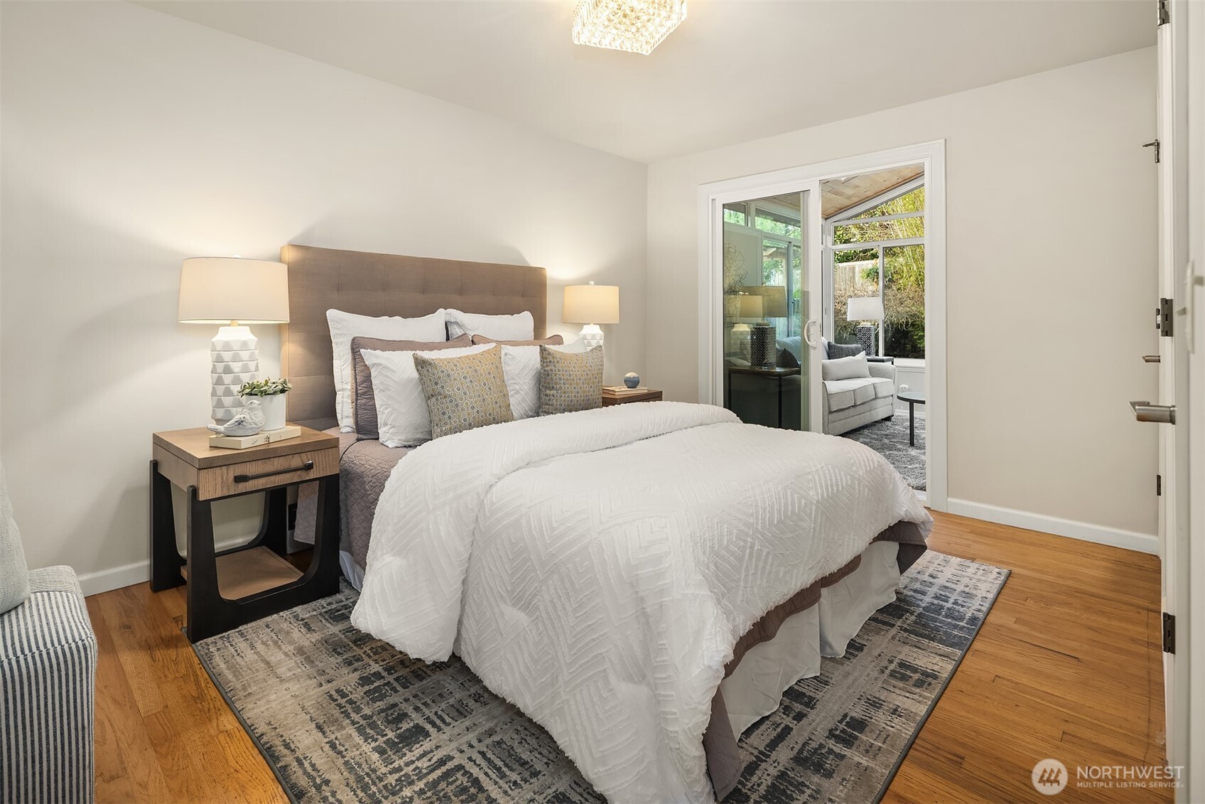 16042 Lake Hills Boulevard , Bellevue, WA 98008-4949