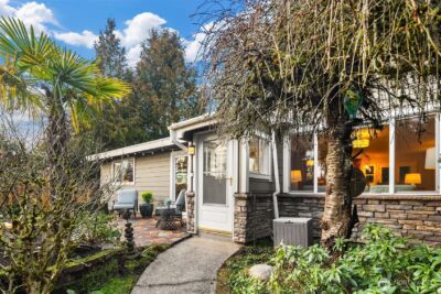 16042 Lake Hills Boulevard , Bellevue, WA 98008-4949 - Photo 2