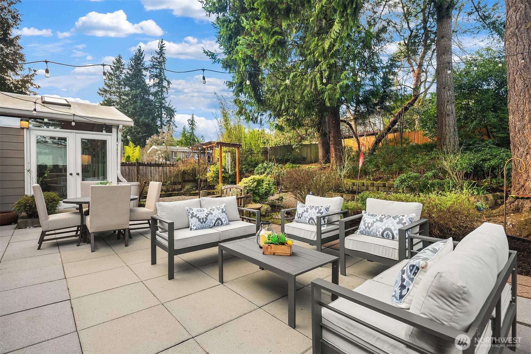 16042 Lake Hills Boulevard , Bellevue, WA 98008-4949