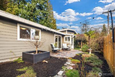 16042 Lake Hills Boulevard , Bellevue, WA 98008-4949 - Photo 25