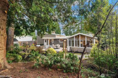16042 Lake Hills Boulevard , Bellevue, WA 98008-4949 - Photo 3