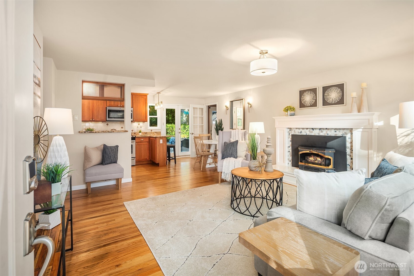 16042 Lake Hills Boulevard , Bellevue, WA 98008-4949