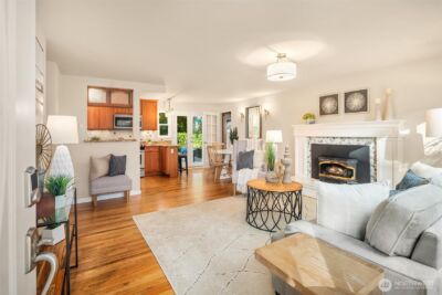 16042 Lake Hills Boulevard , Bellevue, WA 98008-4949 - Photo 4