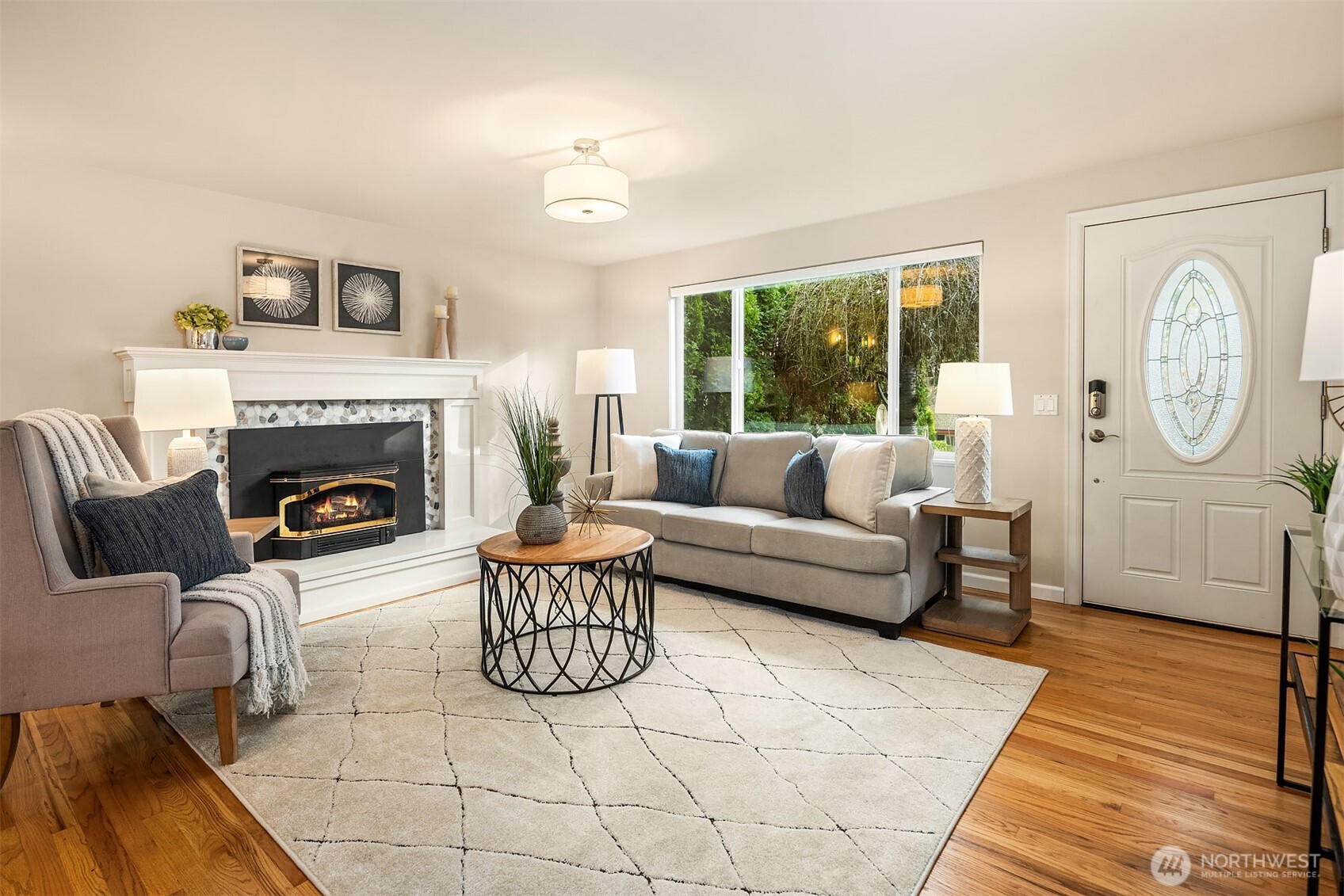 16042 Lake Hills Boulevard , Bellevue, WA 98008-4949