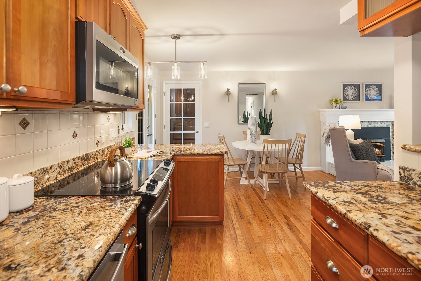 16042 Lake Hills Boulevard , Bellevue, WA 98008-4949
