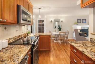 16042 Lake Hills Boulevard , Bellevue, WA 98008-4949 - Photo 10