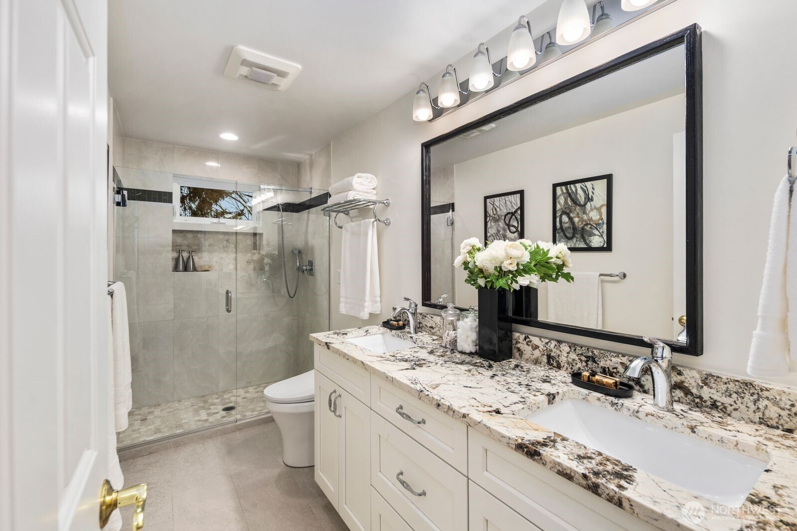 2647 39th Avenue W, Seattle, WA 98199