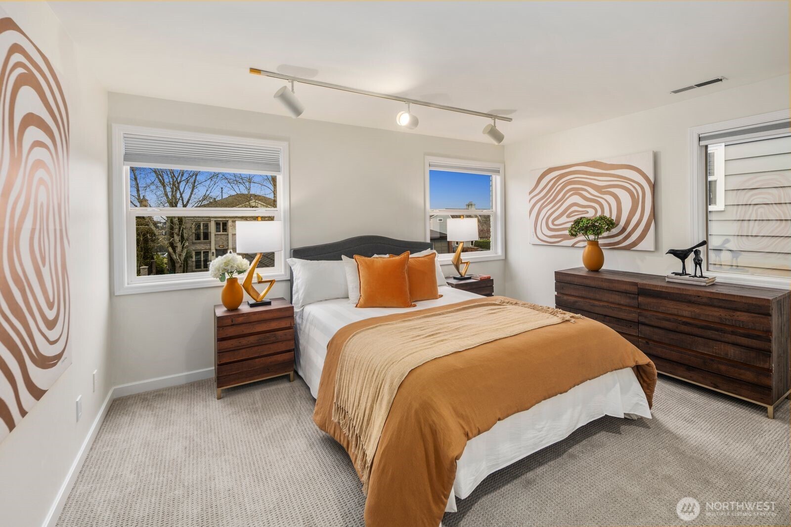 2647 39th Avenue W, Seattle, WA 98199