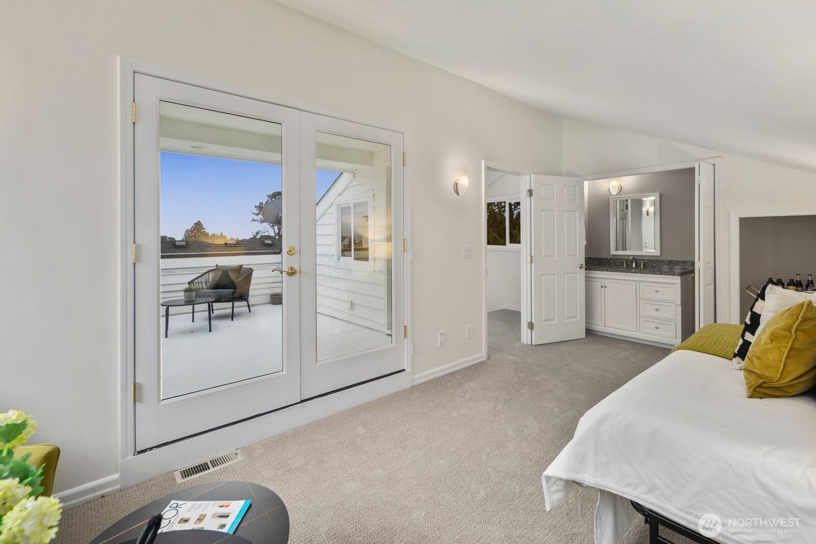 2647 39th Avenue W, Seattle, WA 98199