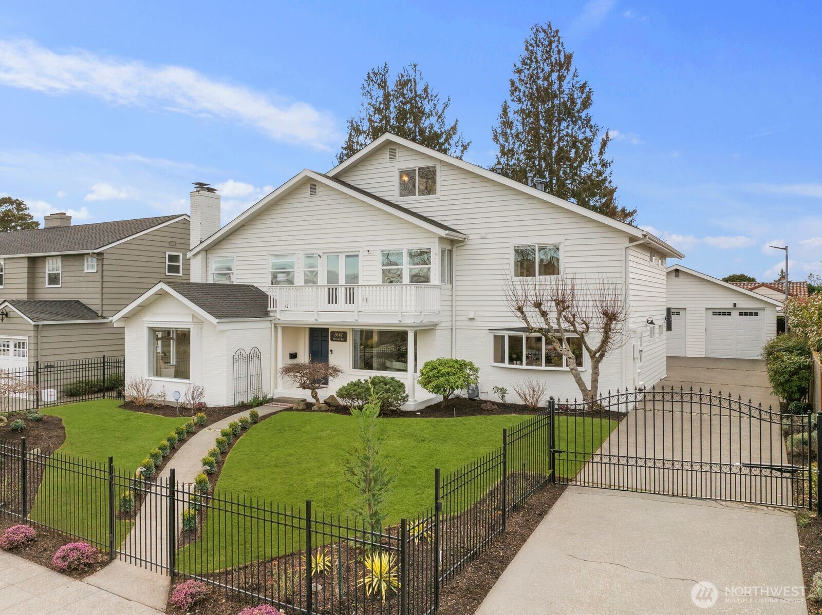 2647 39th Avenue W, Seattle, WA 98199