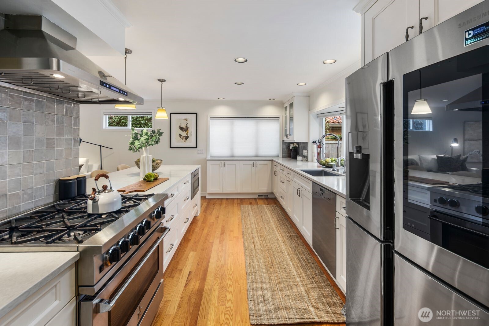 2647 39th Avenue W, Seattle, WA 98199