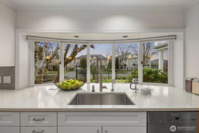 2647 39th Avenue W, Seattle, WA 98199 - Photo 7