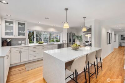 2647 39th Avenue W, Seattle, WA 98199 - Photo 8