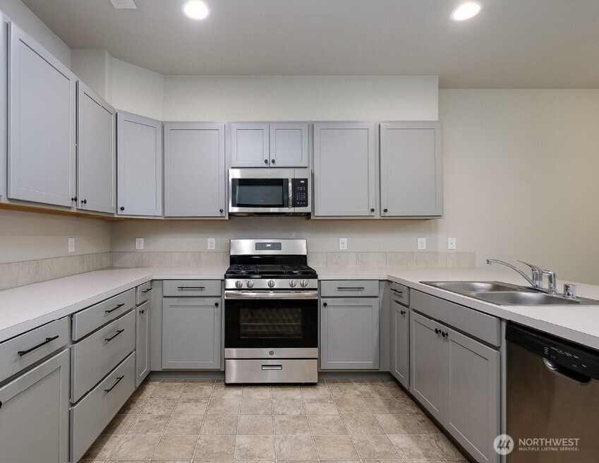 2425 Schley Boulevard , Bremerton, WA 98310