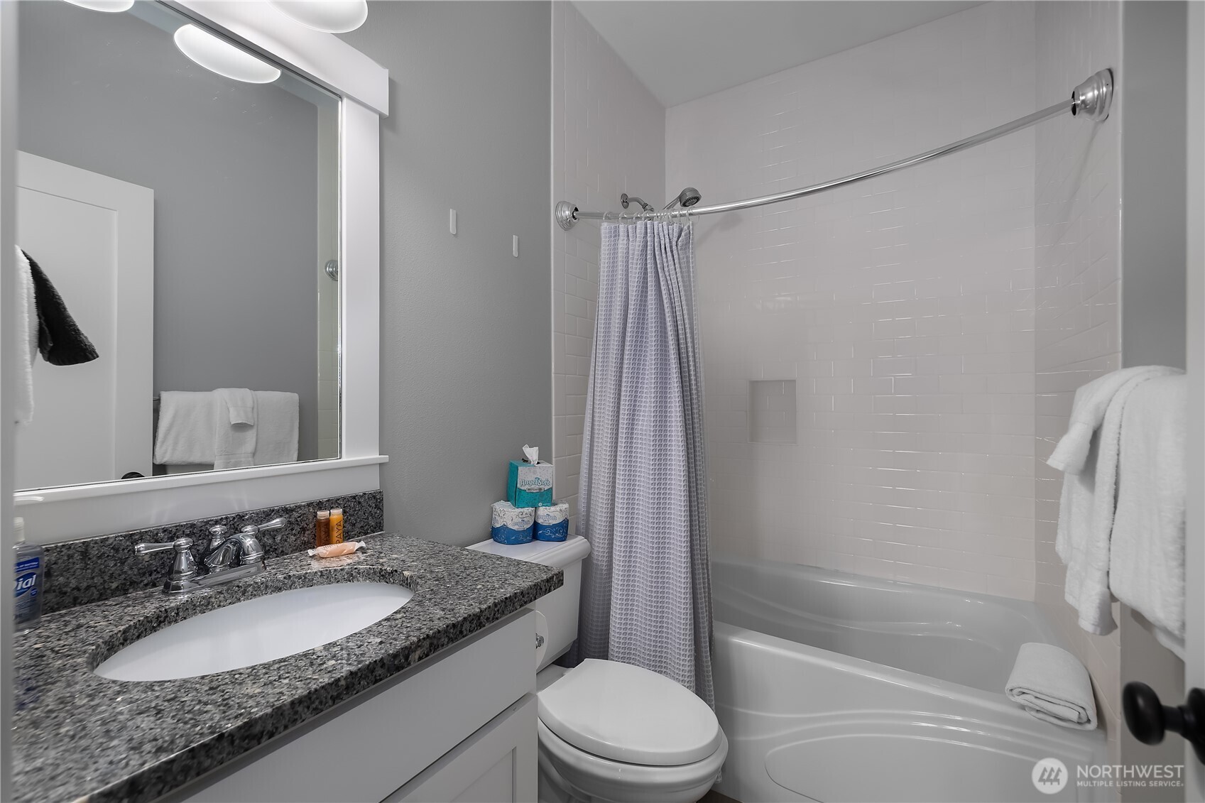 100 Horseshoe Lane , Pacific Beach, WA 98571