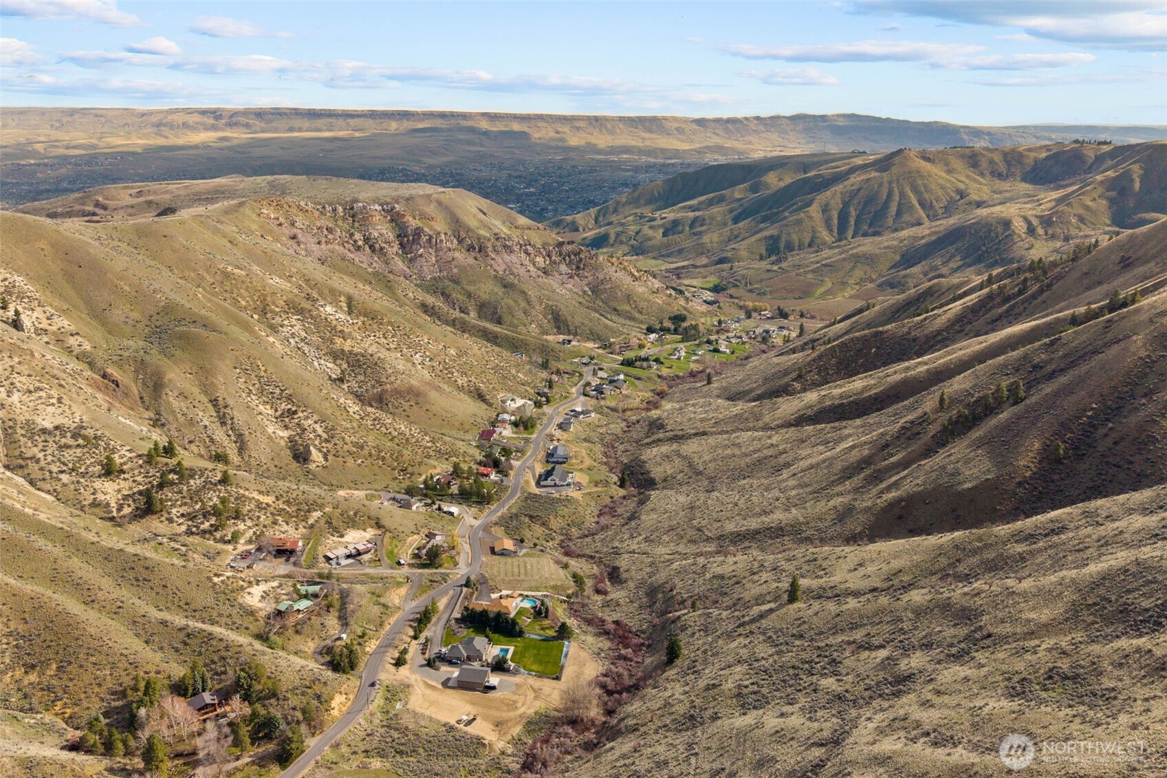 1639 Pitcher Canyon Road , Wenatchee, WA 98801