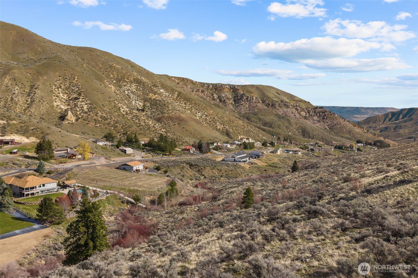 1639 Pitcher Canyon Road , Wenatchee, WA 98801