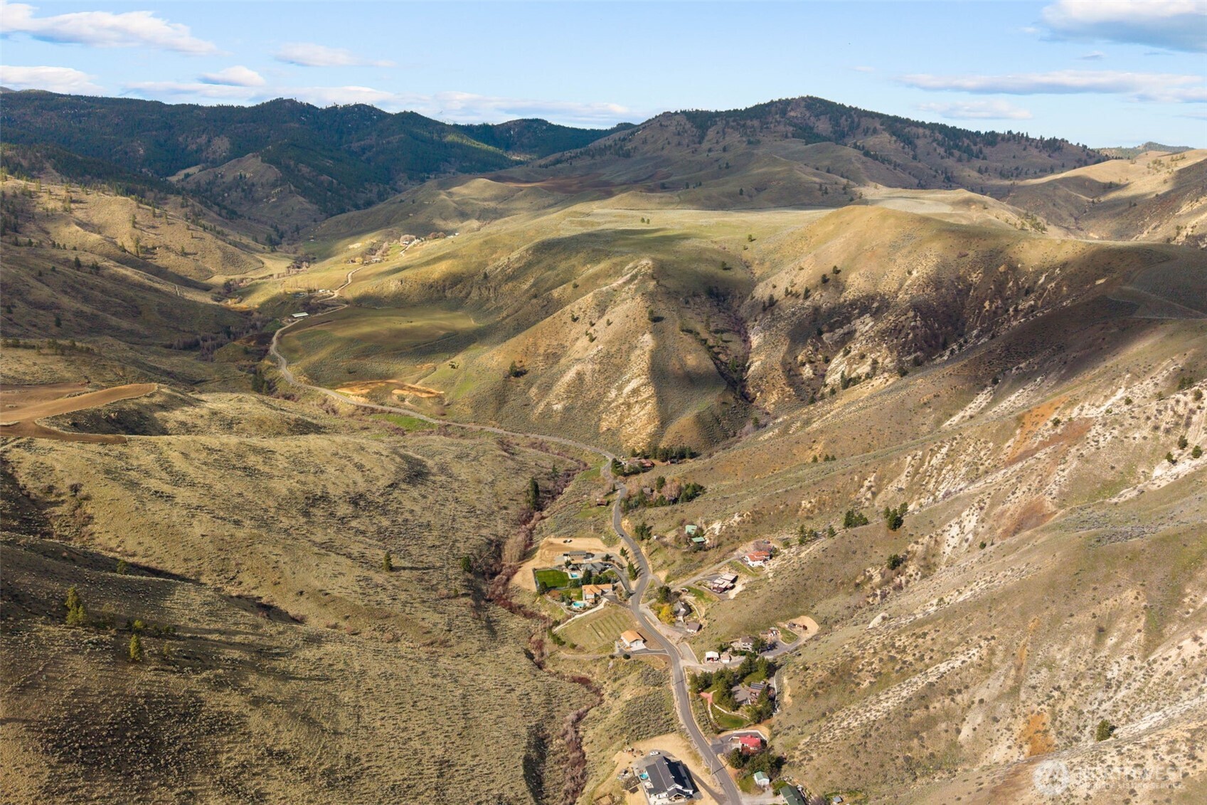 1639 Pitcher Canyon Road , Wenatchee, WA 98801