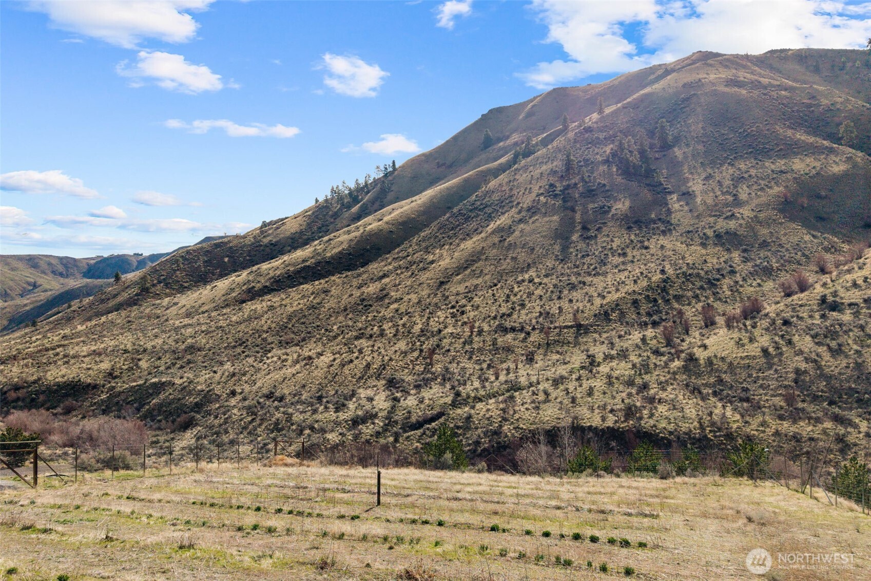 1639 Pitcher Canyon Road , Wenatchee, WA 98801