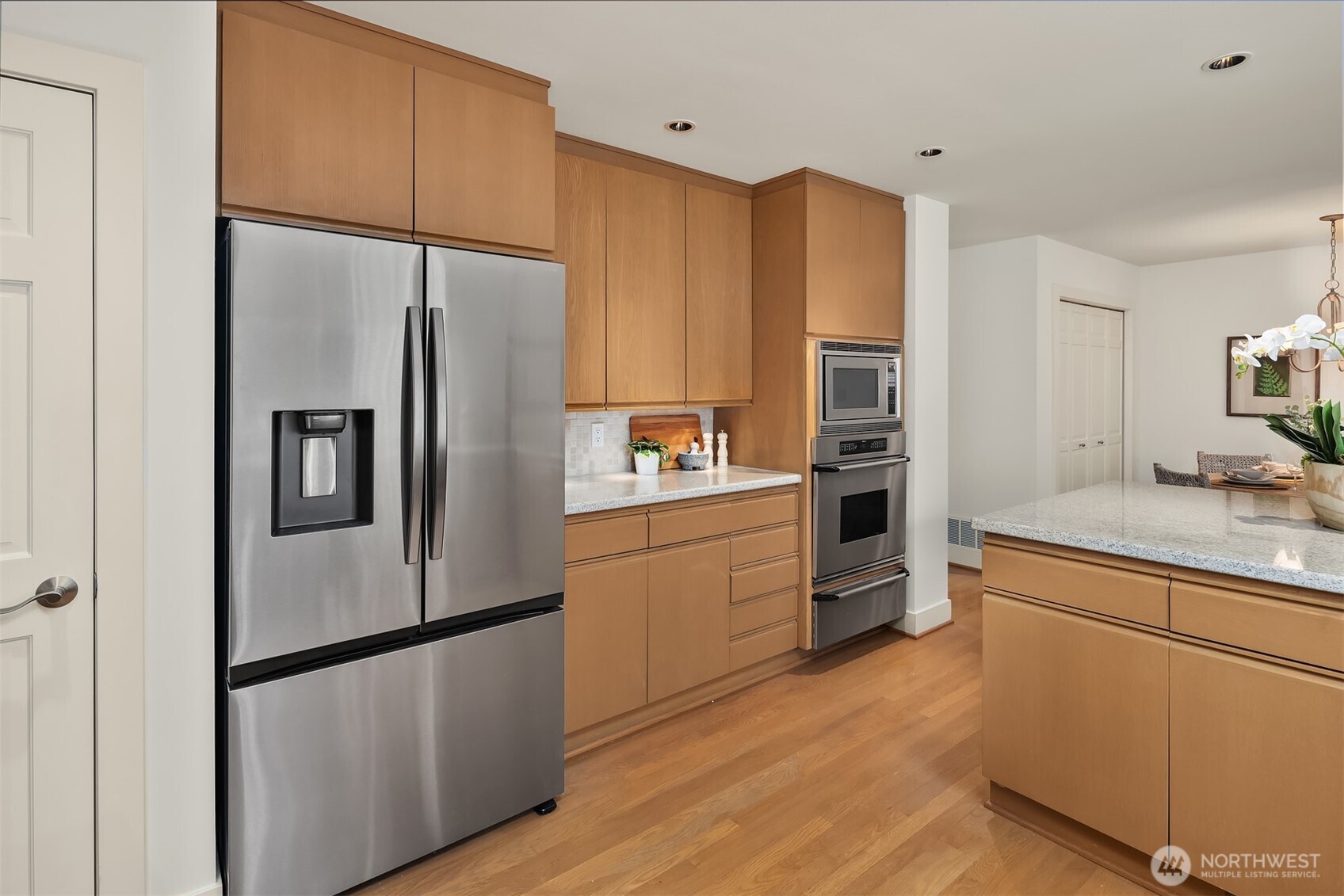 1716 Bellevue Way NE, Bellevue, WA 98004