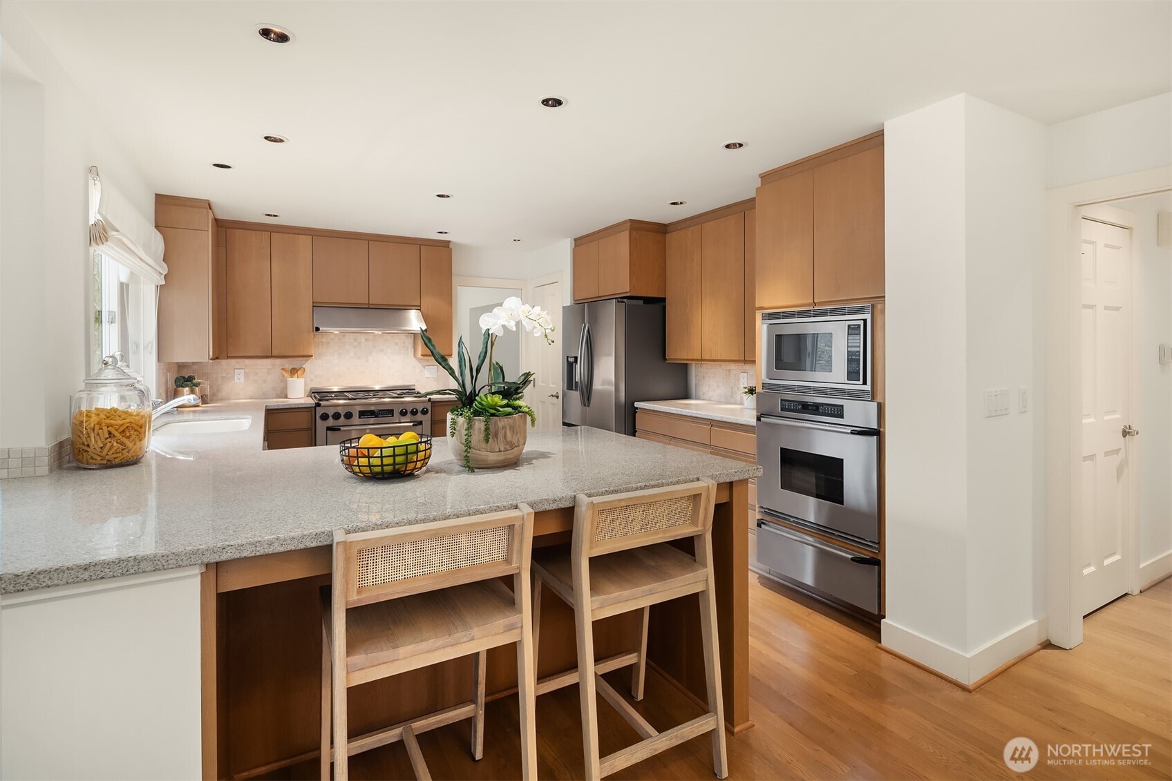 1716 Bellevue Way NE, Bellevue, WA 98004