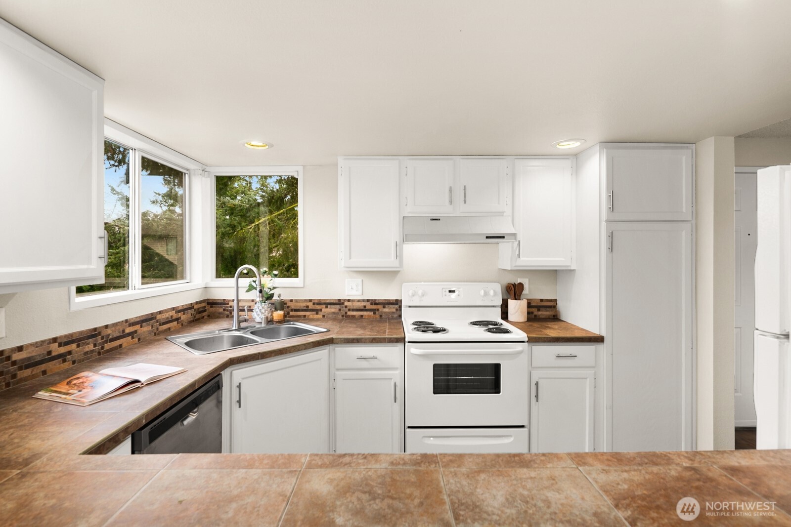 15175 Sunwood Boulevard #DD32, Tukwila, WA 98188