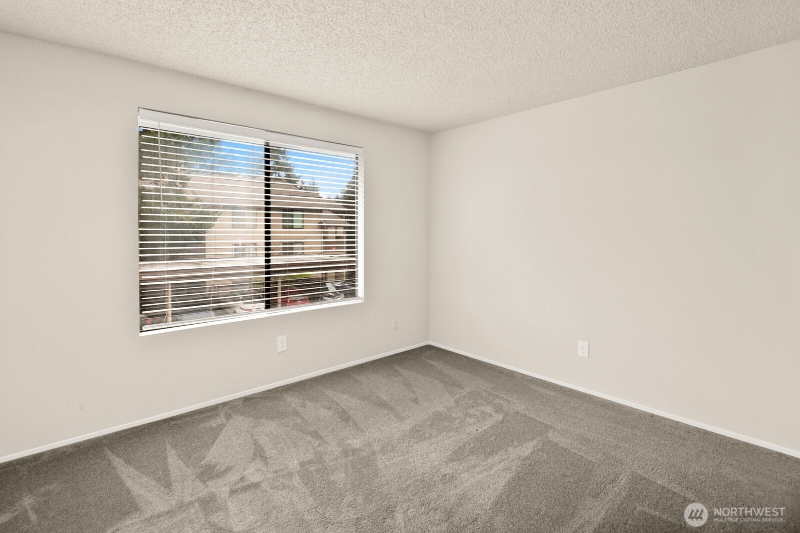 15175 Sunwood Boulevard #DD32, Tukwila, WA 98188