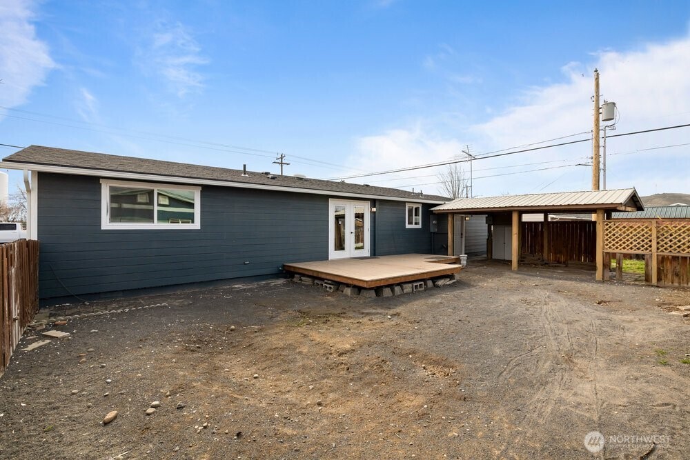 911 1ST NE, Ephrata, WA 98823