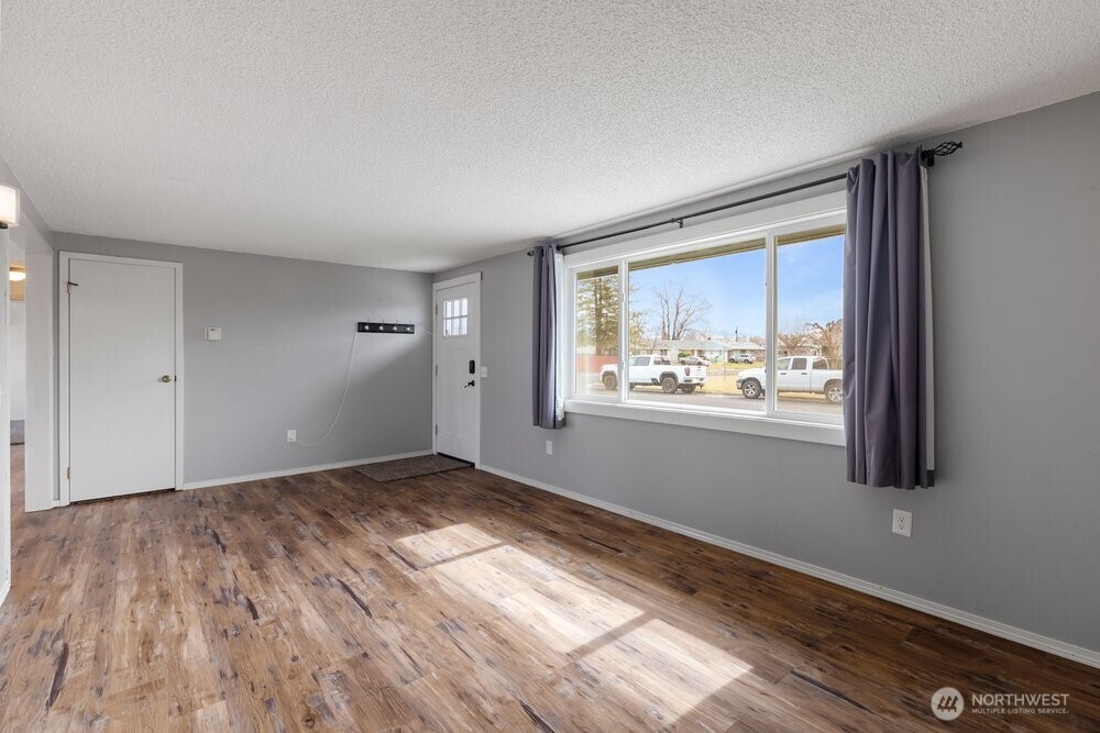 911 1ST NE, Ephrata, WA 98823