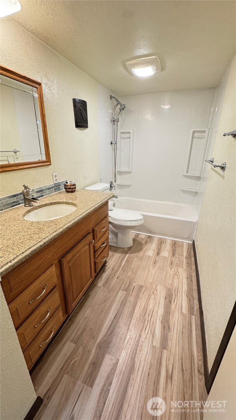 26425 Pennsylvania Avenue NE #34, Kingston, WA 98346