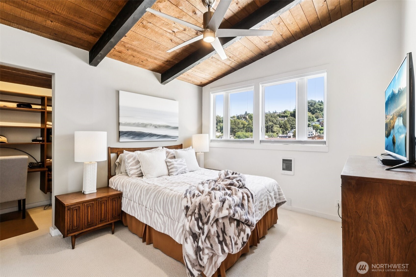 3717 Beach Drive SW #316, Seattle, WA 98106