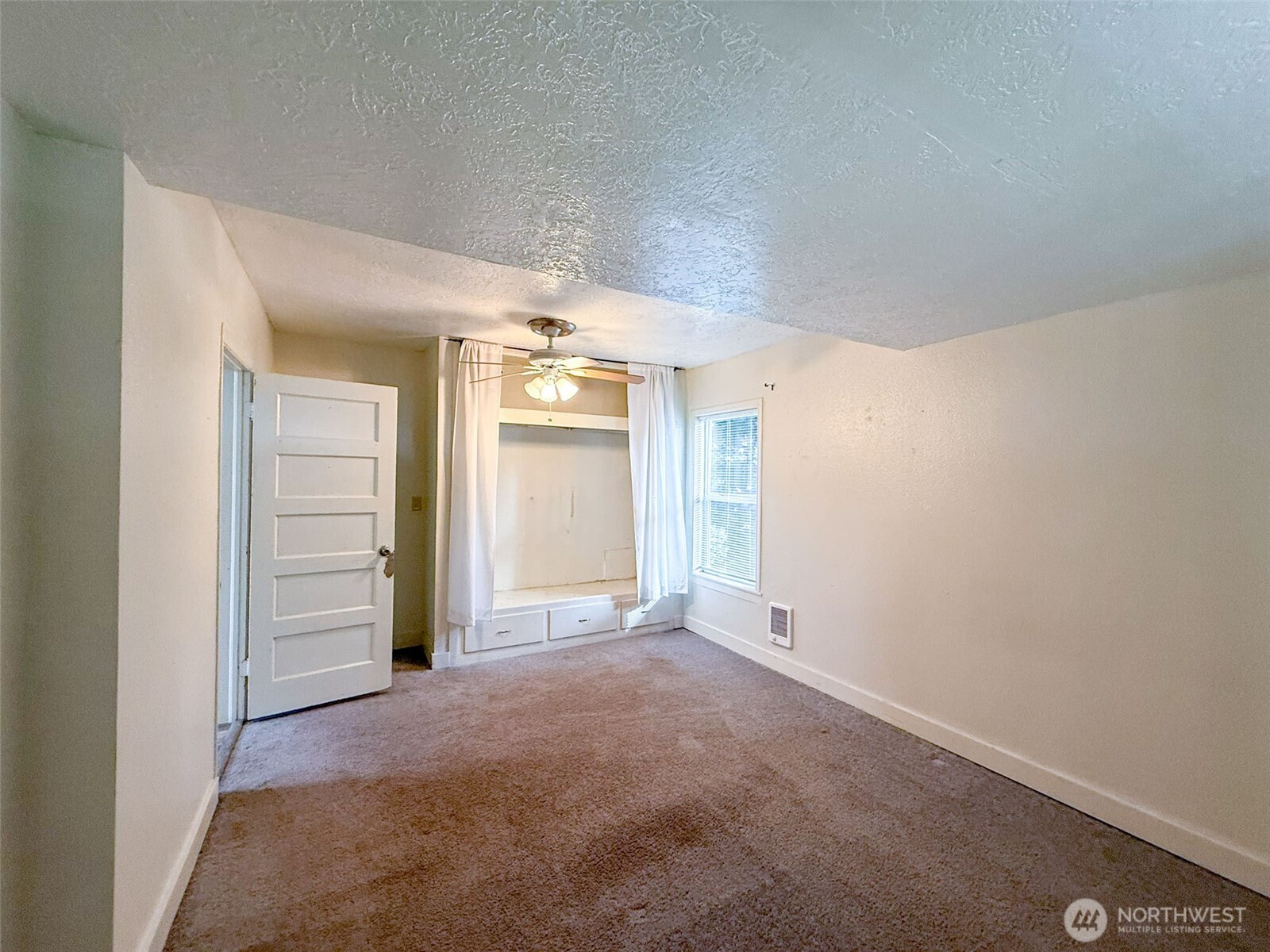 1821 Nichols Boulevard , Longview, WA 98632