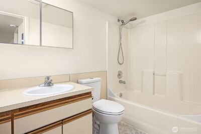 5019 5th Avenue NE, Seattle, WA 98105 - Photo 13