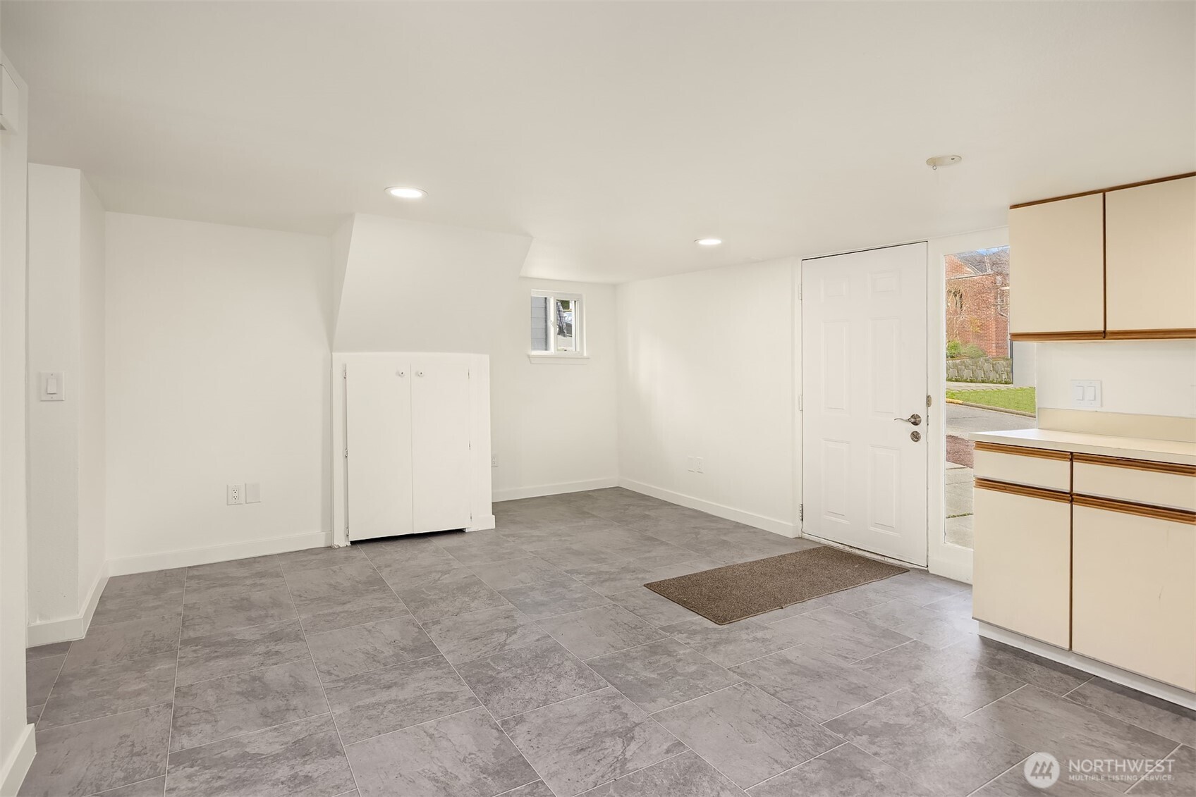 5019 5th Avenue NE, Seattle, WA 98105