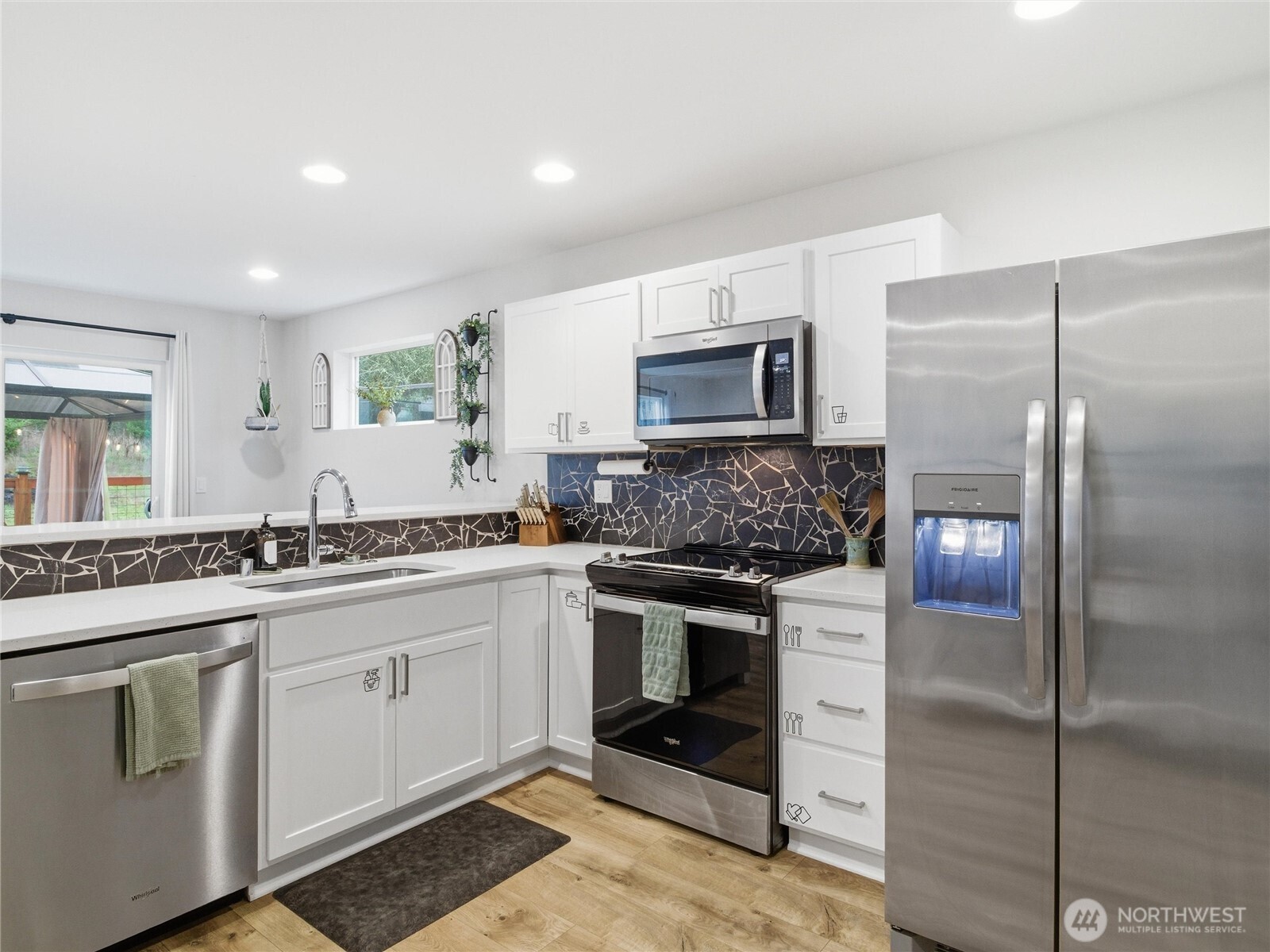 146 Valley Creek Drive , Port Angeles, WA 98362