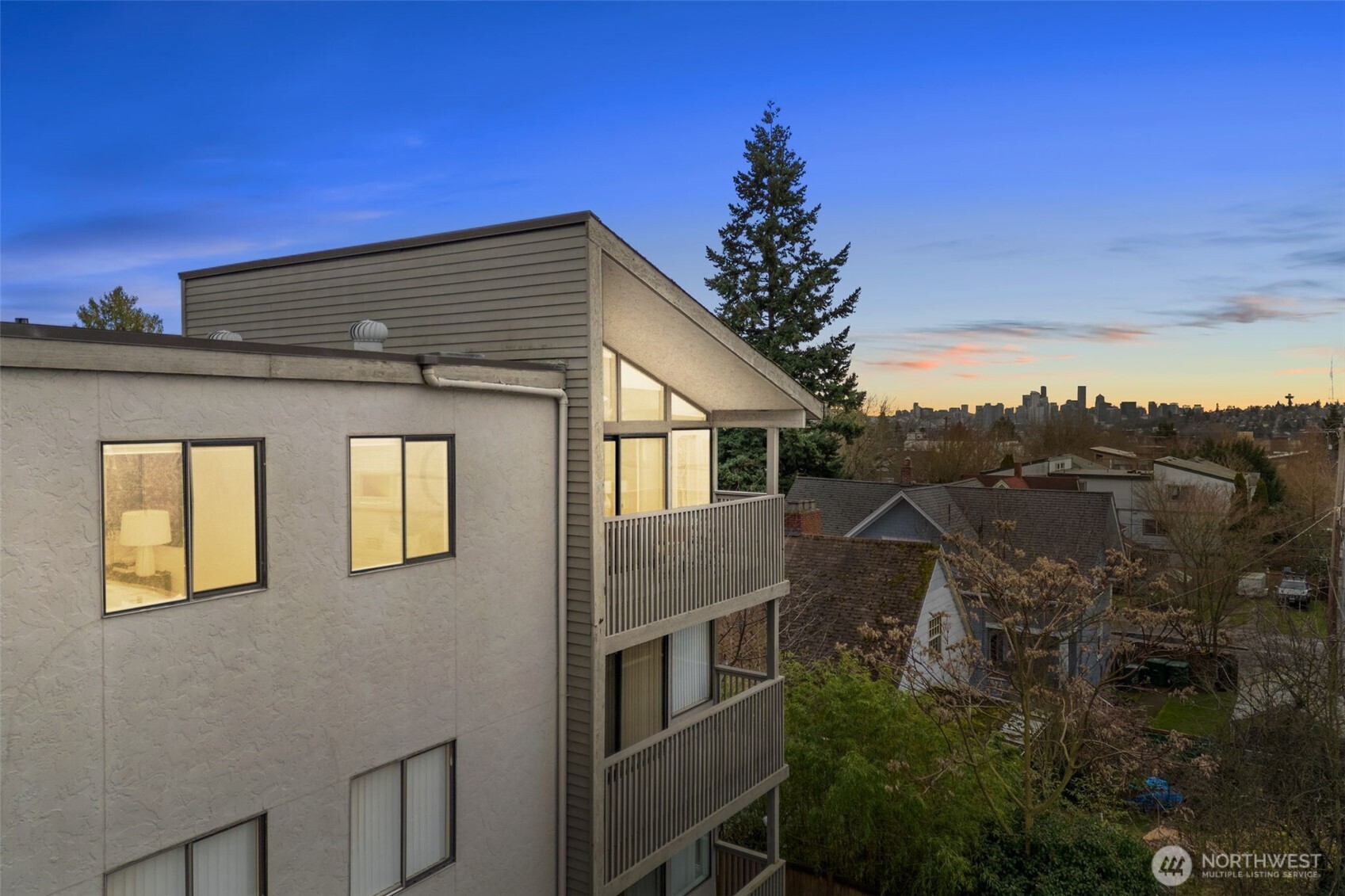 4911 Fremont Avenue N #303, Seattle, WA 98103