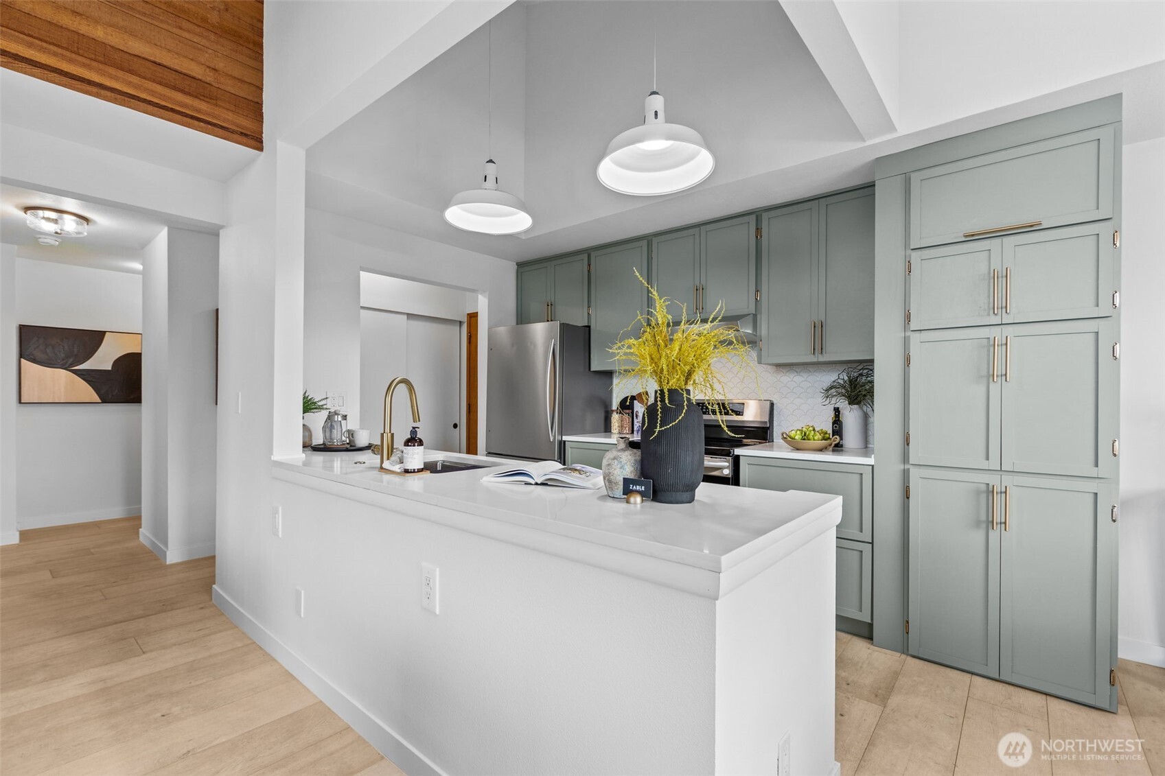 4911 Fremont Avenue N #303, Seattle, WA 98103