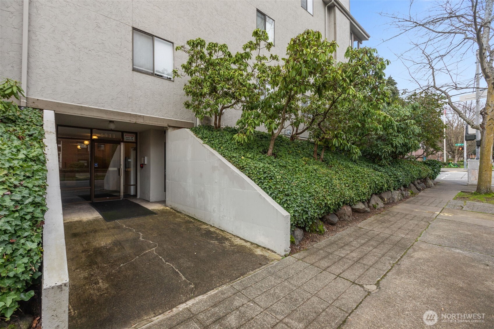 4911 Fremont Avenue N #303, Seattle, WA 98103