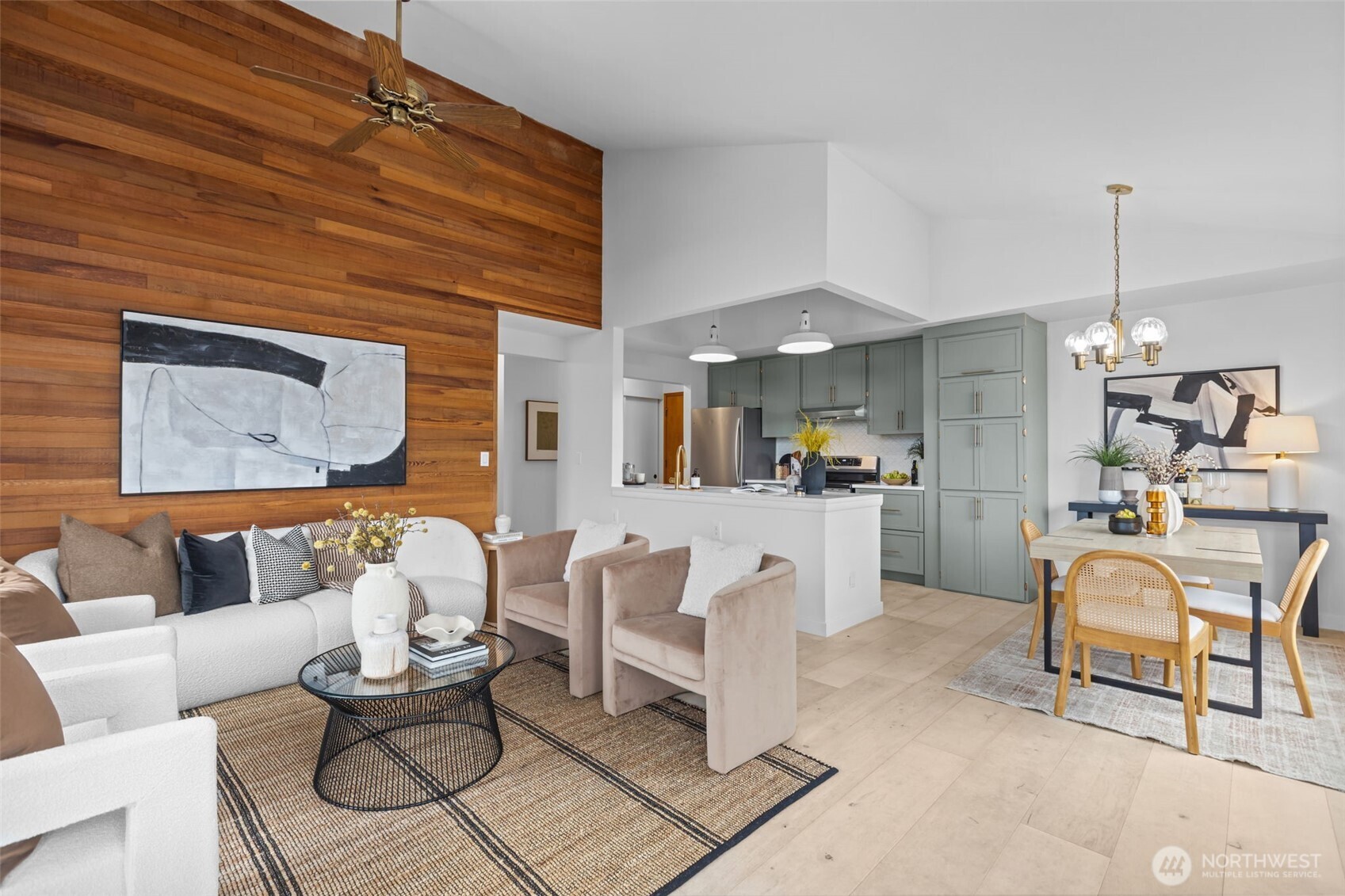 4911 Fremont Avenue N #303, Seattle, WA 98103