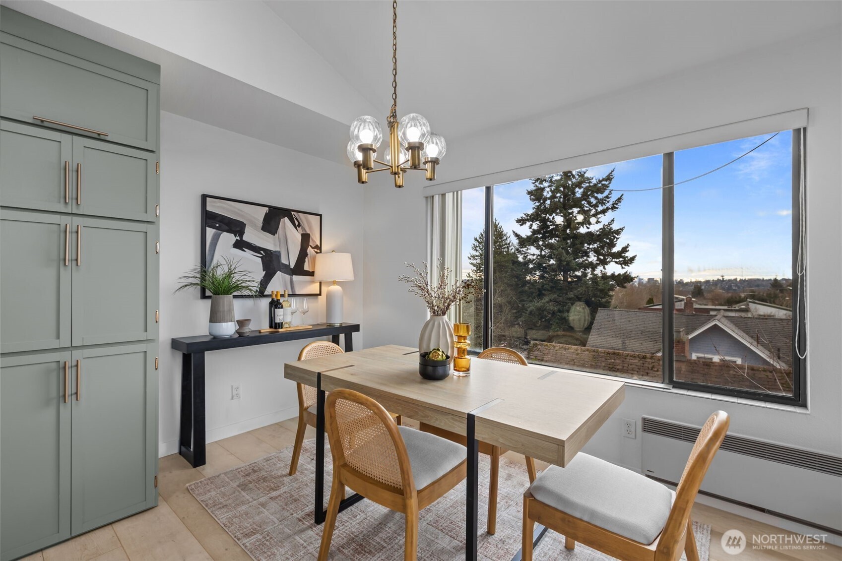 4911 Fremont Avenue N #303, Seattle, WA 98103