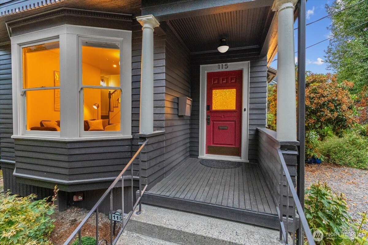 115 11th Avenue E, Seattle, WA 98102