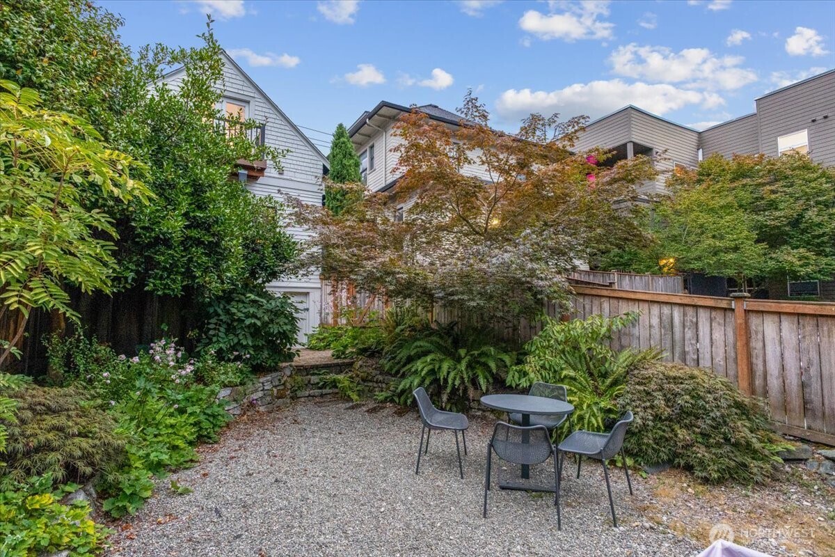 115 11th Avenue E, Seattle, WA 98102