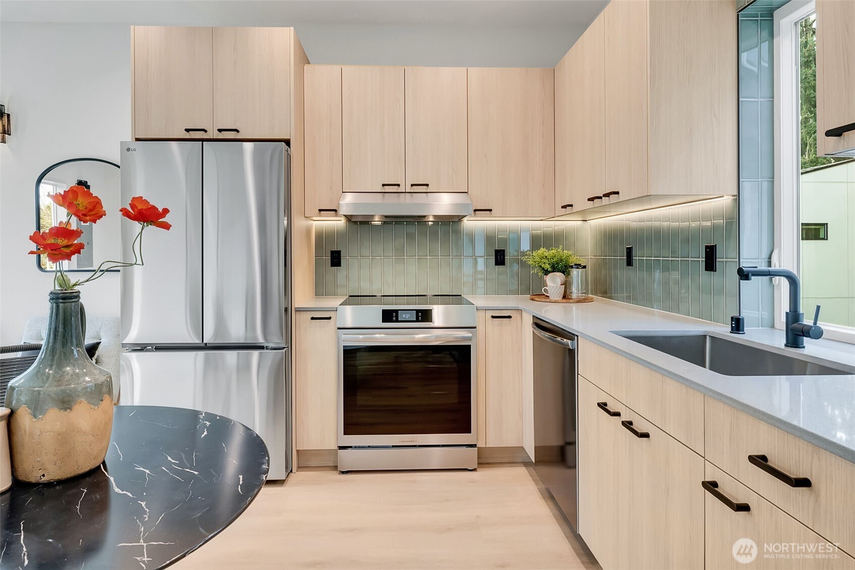 4409 B S Holly Street , Seattle, WA 98118