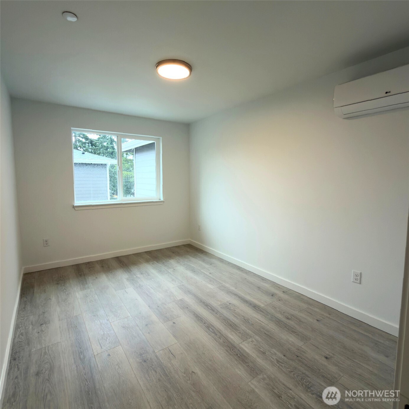 648 B SW 139th Street , Burien, WA 98166